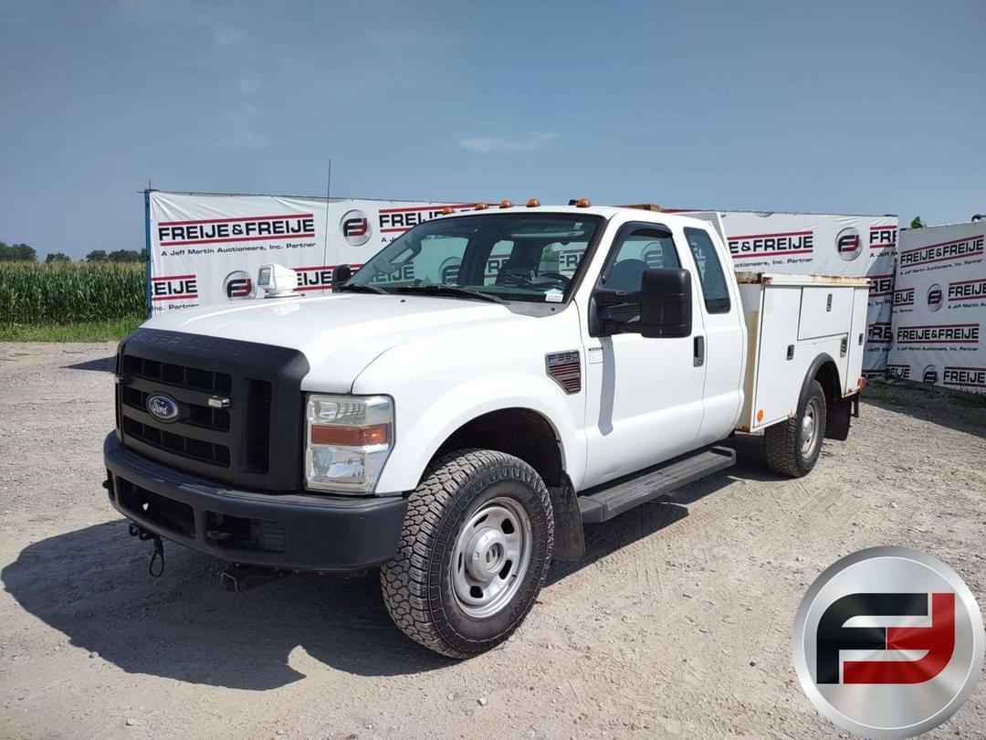 Image of Ford F-350 Primary image