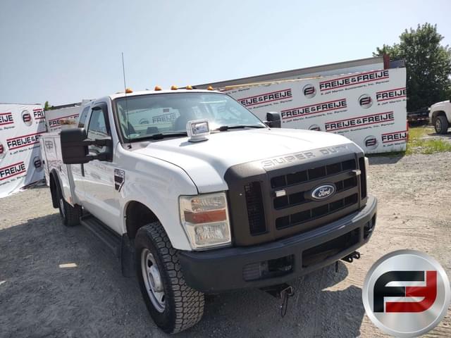 Image of Ford F-350 equipment image 2