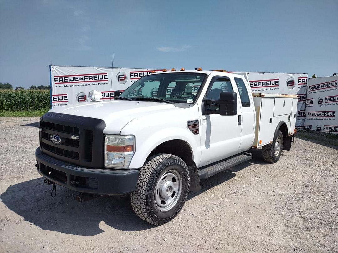 Image of Ford F-350 Primary image