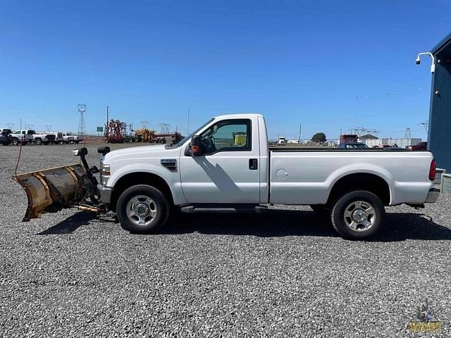 Image of Ford F-350 equipment image 1