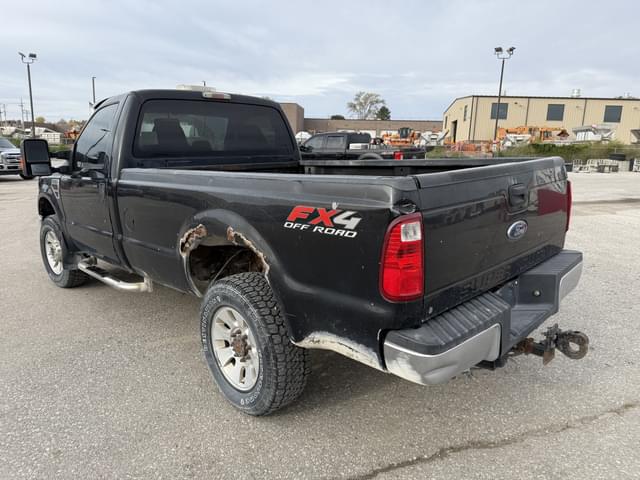 Image of Ford F-350 equipment image 2