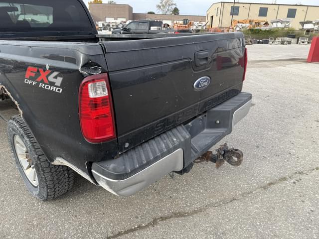 Image of Ford F-350 equipment image 3