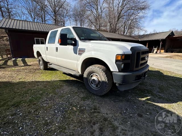 Image of Ford F-350 equipment image 3