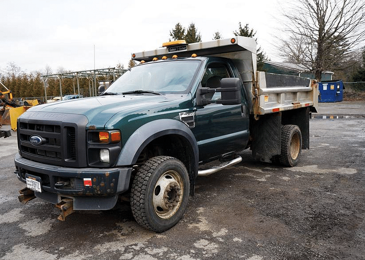 2010 Ford F-450 Equipment Image0