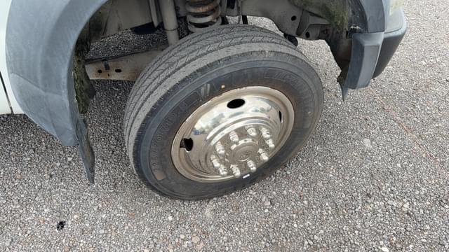 Image of Ford F-450 equipment image 4
