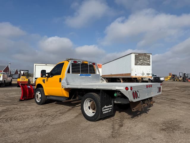 Image of Ford F-450 equipment image 3