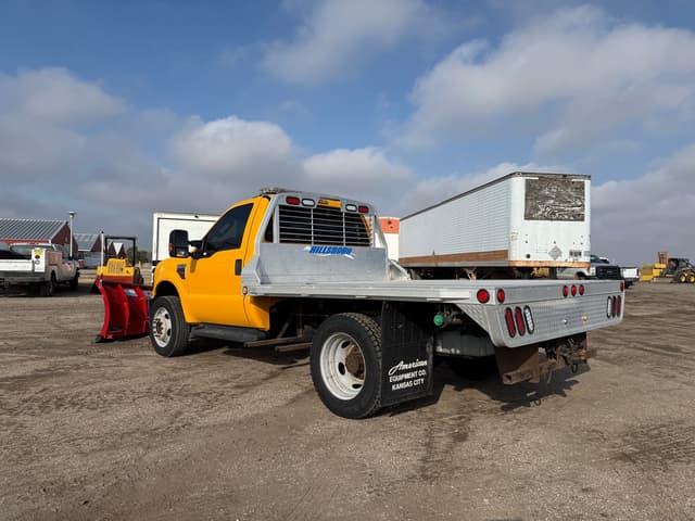 Image of Ford F-450 equipment image 2