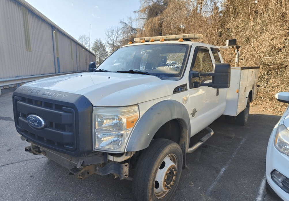 2010 Ford F-550 Equipment Image0