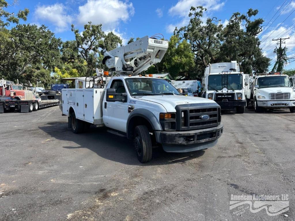 Image of Ford F-550 Primary image