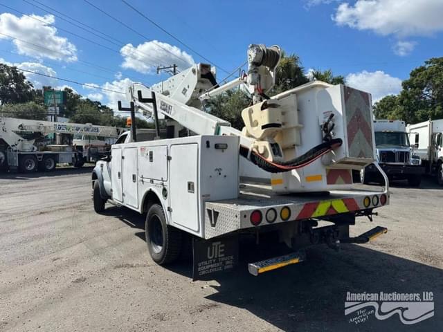 Image of Ford F-550 equipment image 3