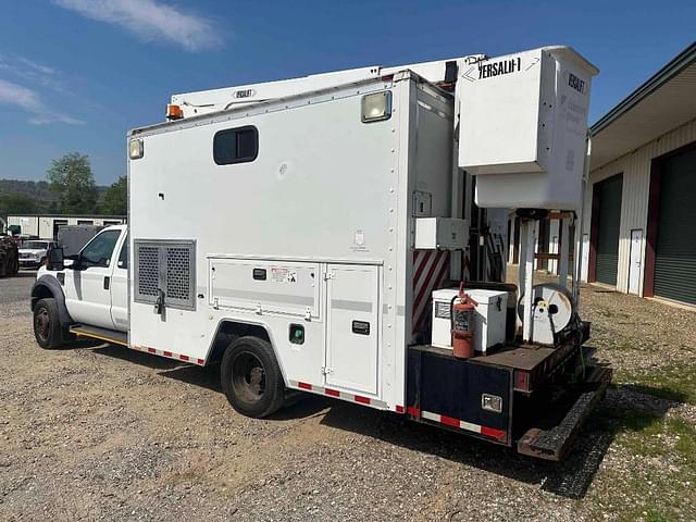 Image of Ford F-550 equipment image 2