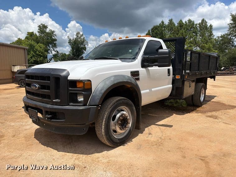 Image of Ford F-550 Primary image