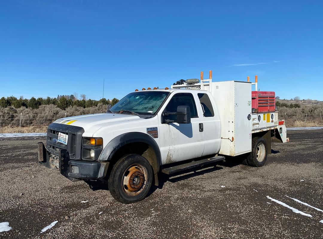 Image of Ford F-550 Primary image