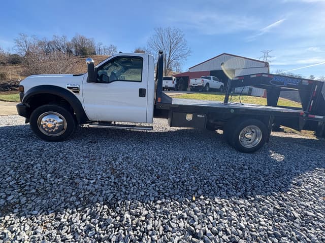 Image of Ford F-550 equipment image 1