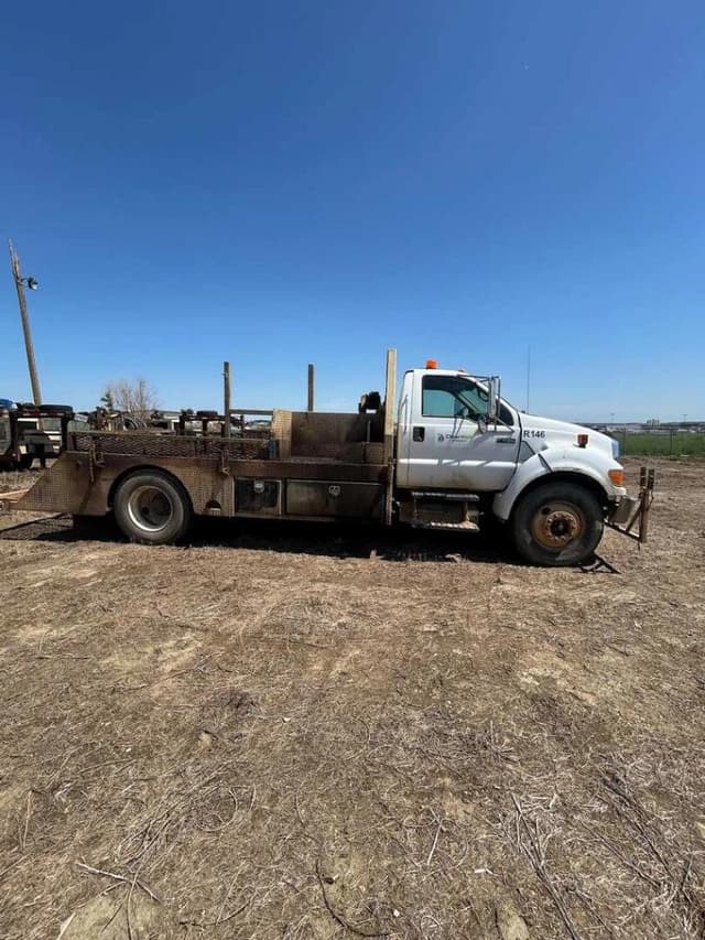 Image of Ford F-650 equipment image 3