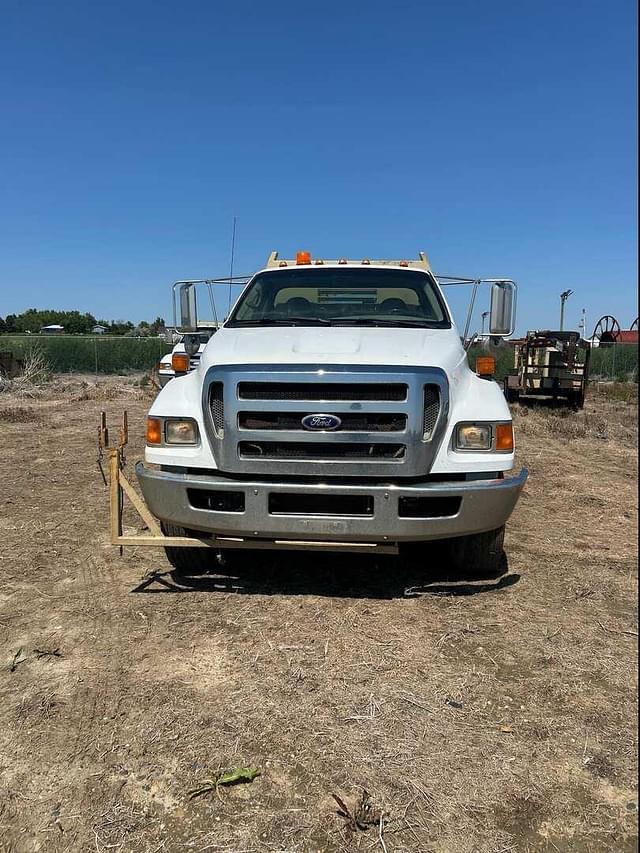 Image of Ford F-650 equipment image 3