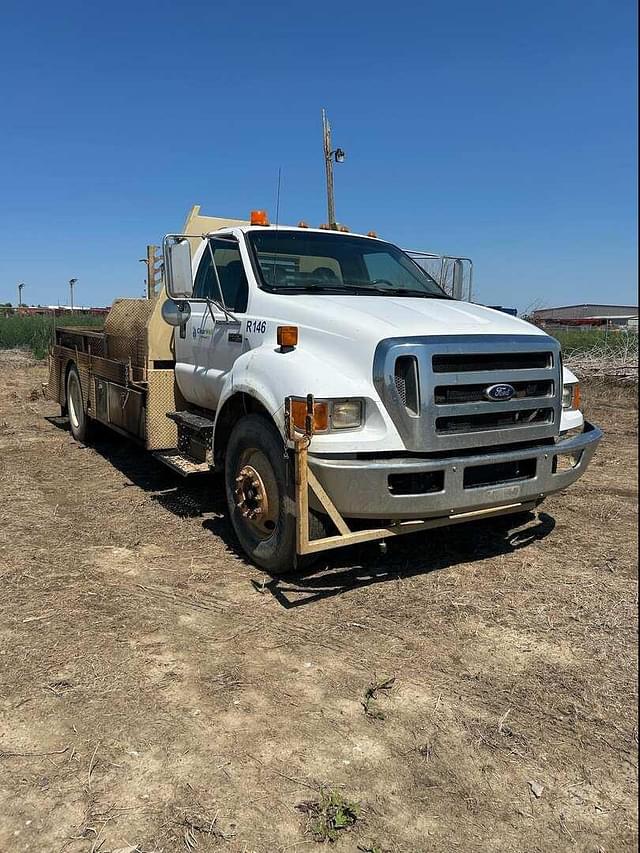 Image of Ford F-650 equipment image 2