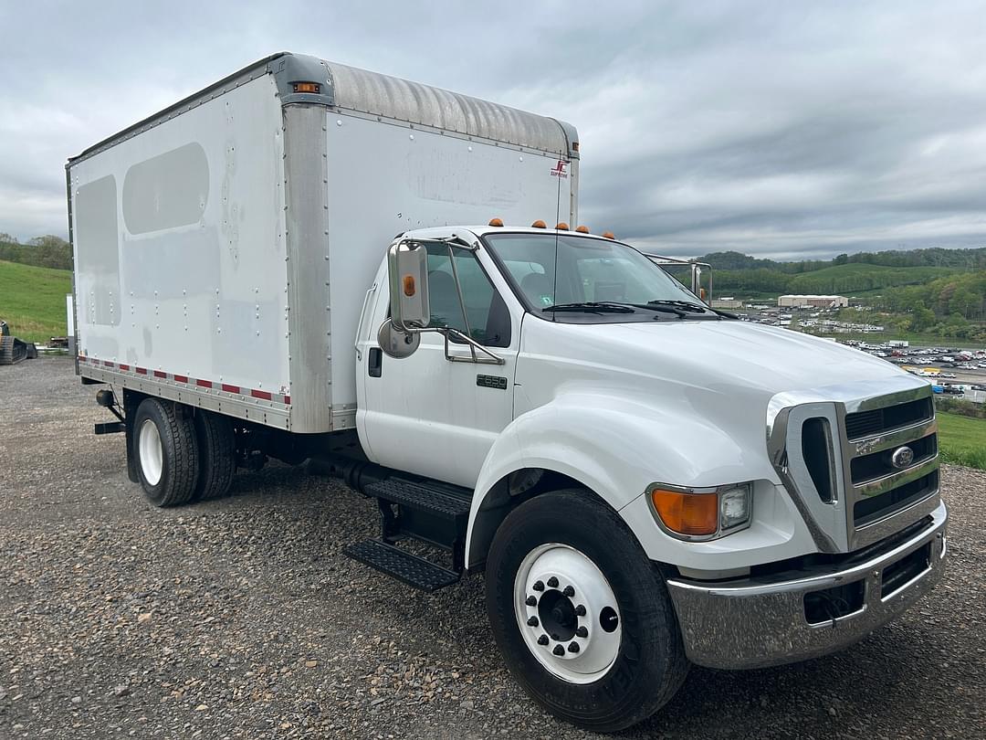 Image of Ford F-650 Primary image