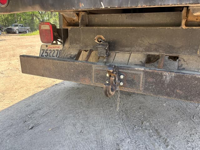 Image of Ford F-750 equipment image 2