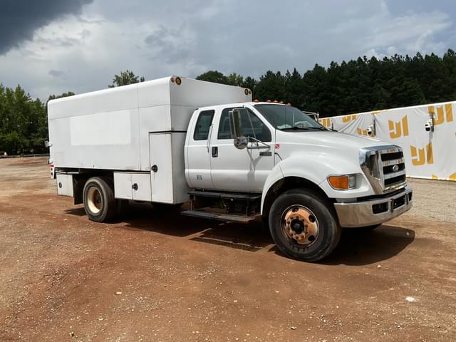 Image of Ford F-750 equipment image 2