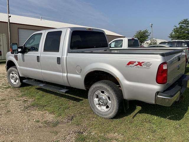 Image of Ford F-250 equipment image 3