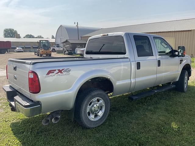 Image of Ford F-250 equipment image 2