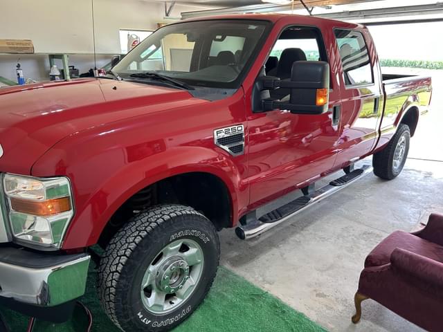 Image of Ford F-250 equipment image 2
