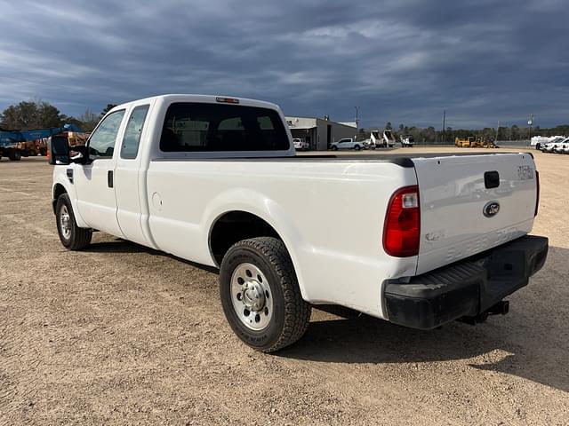 Image of Ford F-250 equipment image 4