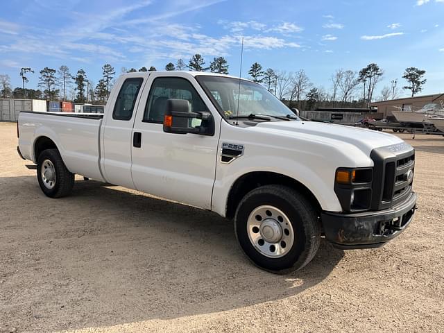 Image of Ford F-250 equipment image 1