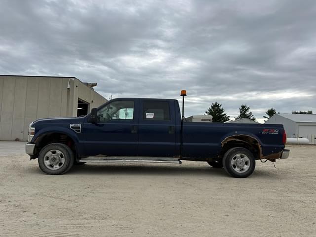 Image of Ford F-250 equipment image 2