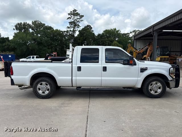 Image of Ford F-250 equipment image 3