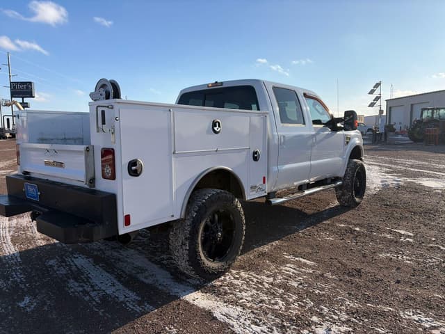 Image of Ford F-250 equipment image 2