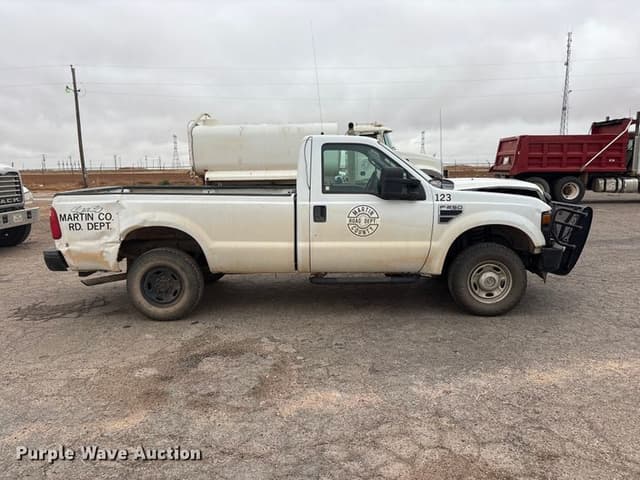 Image of Ford F-250 equipment image 3