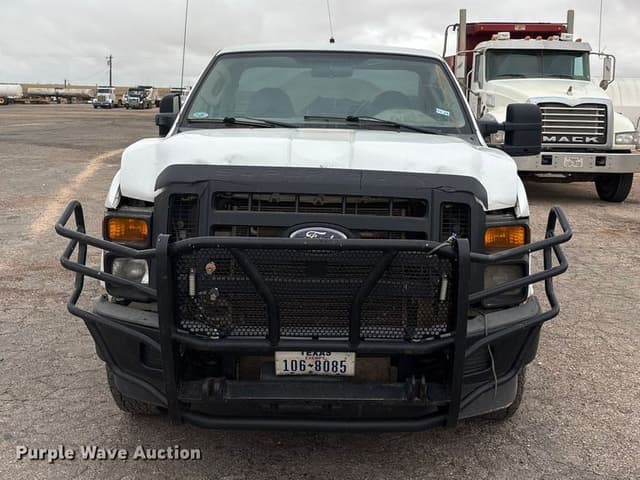 Image of Ford F-250 equipment image 1