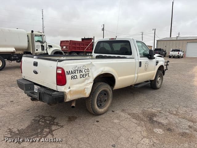 Image of Ford F-250 equipment image 4