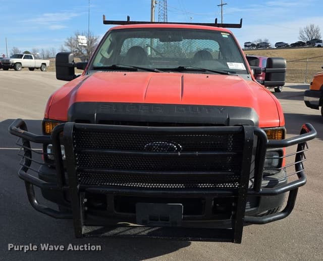 Image of Ford F-250 equipment image 1