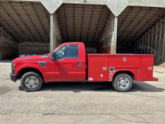 Image of Ford F-250 equipment image 1