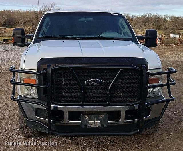 Image of Ford F-250 equipment image 1