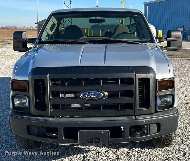 Image of Ford F-250 equipment image 1