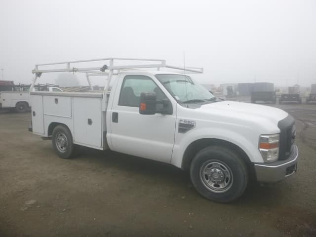 Image of Ford F-250 equipment image 1