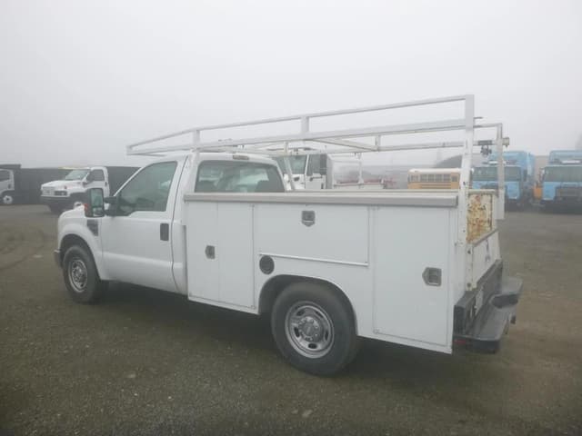 Image of Ford F-250 equipment image 3