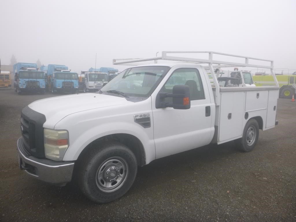 2010 Ford F-250 Equipment Image0