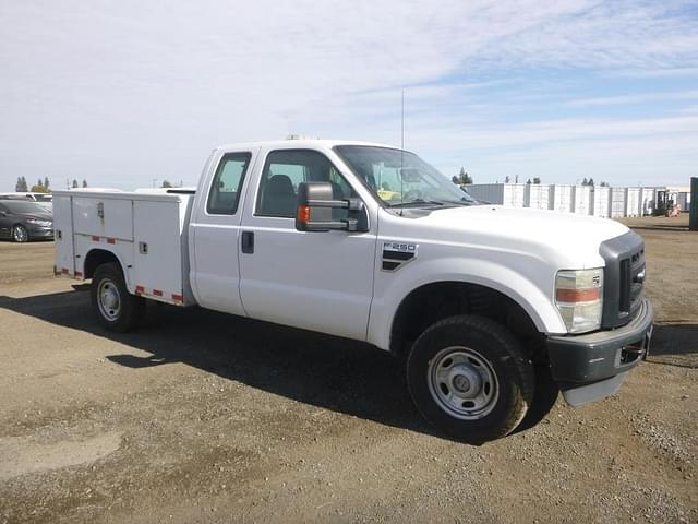 Image of Ford F-250 equipment image 1