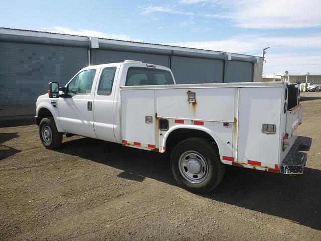 Image of Ford F-250 equipment image 3