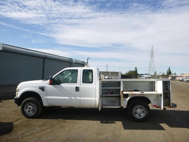 Image of Ford F-250 equipment image 4