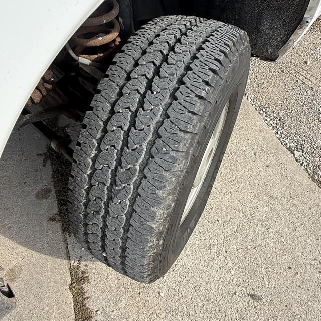 Image of Ford F-250 equipment image 2