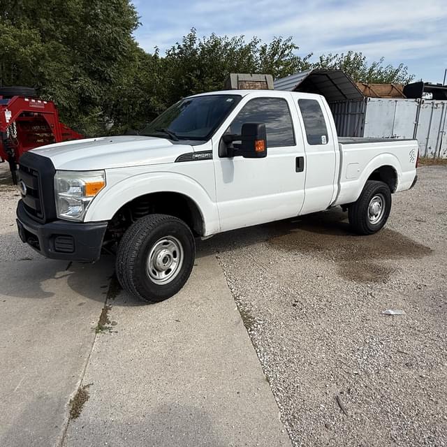 Image of Ford F-250 equipment image 3
