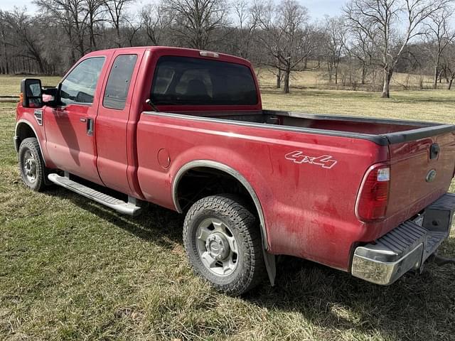 Image of Ford F-250 equipment image 3