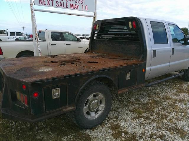 Image of Ford F-350 equipment image 3