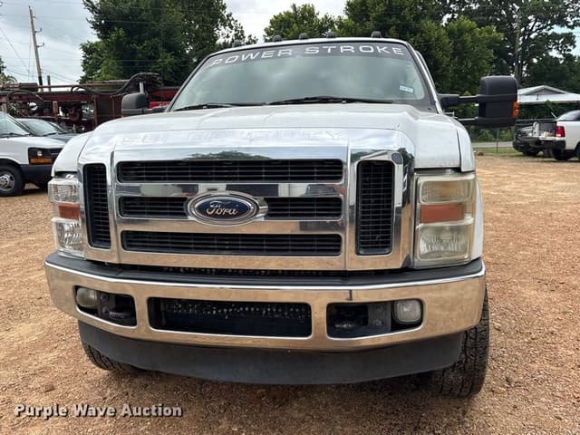 Image of Ford F-350 equipment image 1